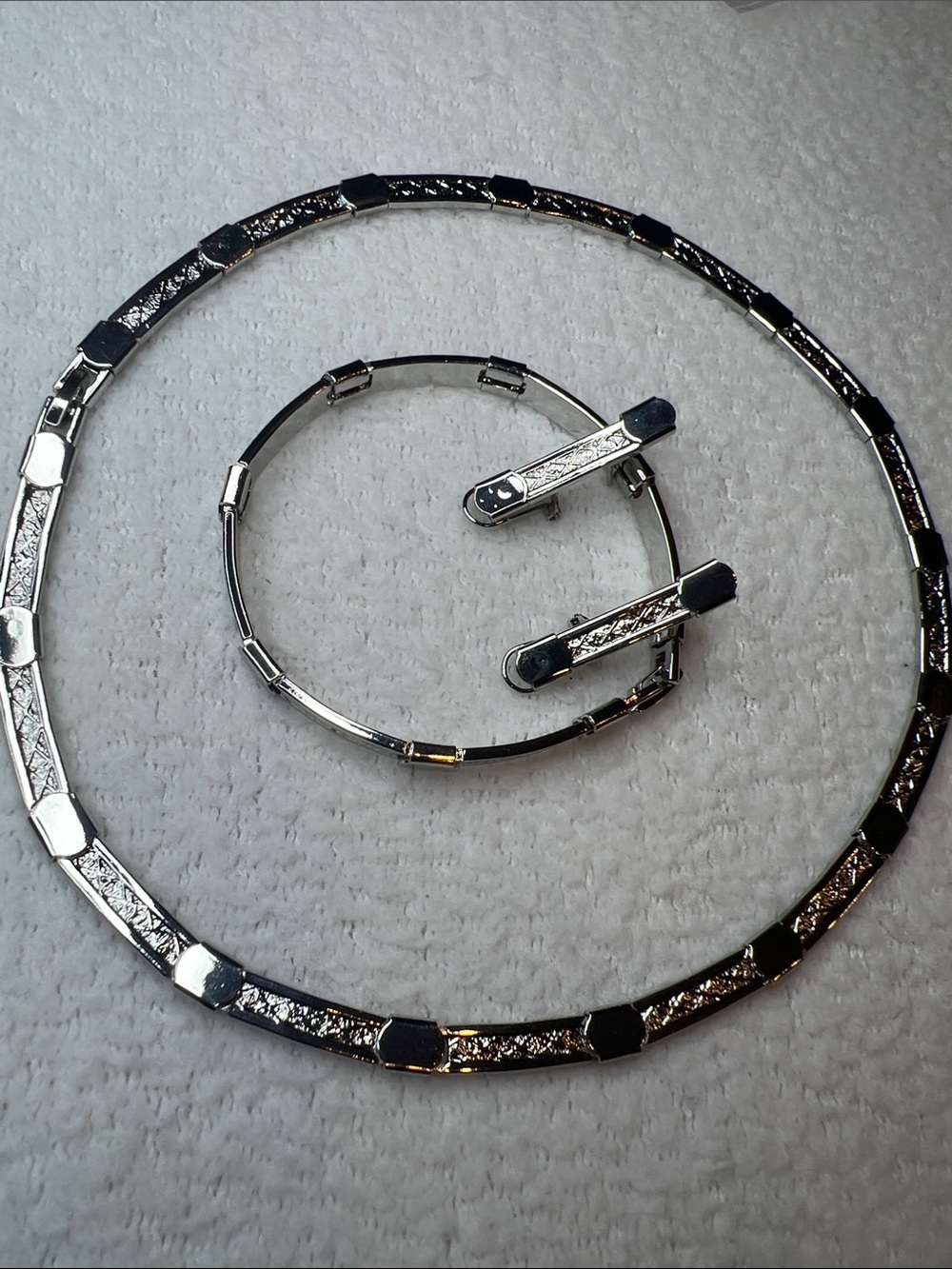 Silver-Tone Women's Necklace and Bracelet Set